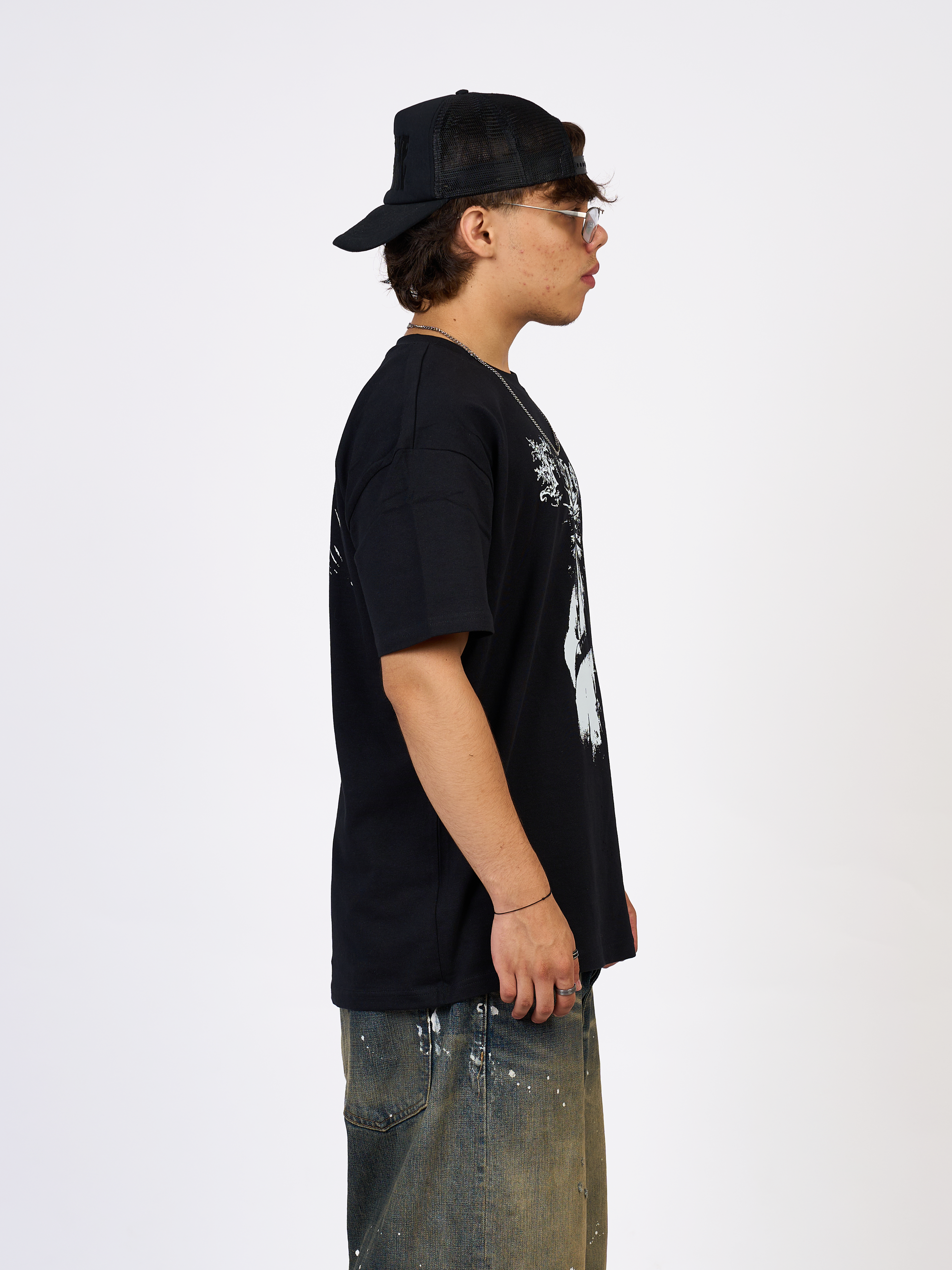 Statue T-Shirt